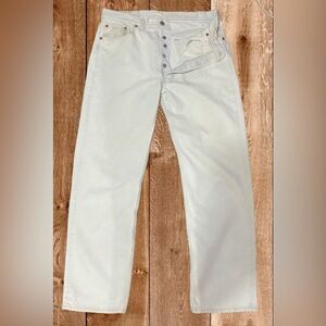 90s Levi’s 501 Made in USA Light Wash 35x30 Straight Leg High Rise Unisex